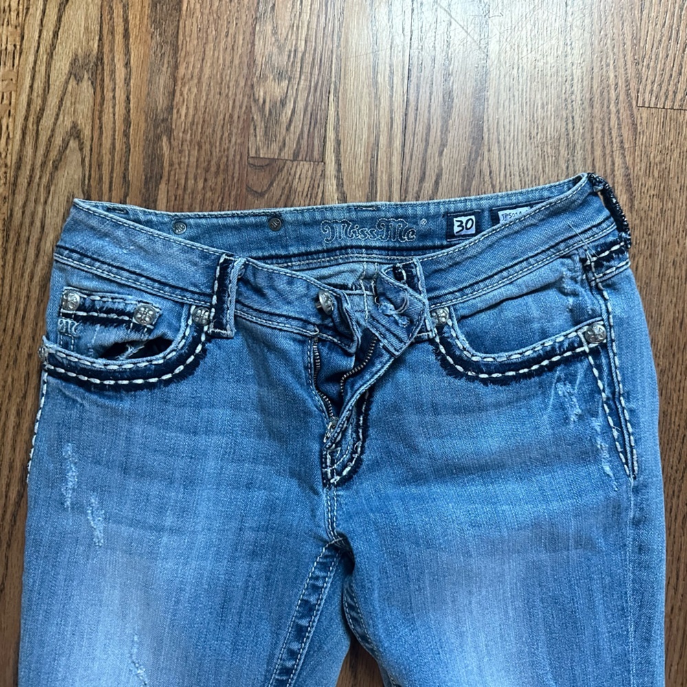Miss Me Jeans Womens Size 30 Boot Cut Easy Distressed Light Wash Flap Pockets - Picture 9 of 10